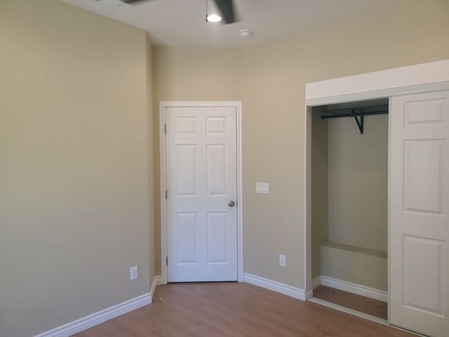 Building Photo - 972 Karesh Ave