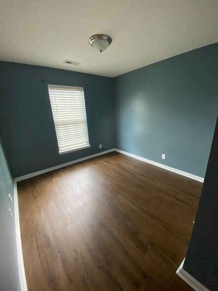 Building Photo - 1714B Canal Ln