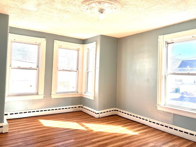 Building Photo - 9 Laurel St