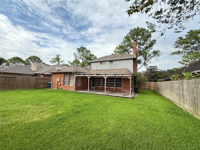 Building Photo - 14334 Fair Knoll Way