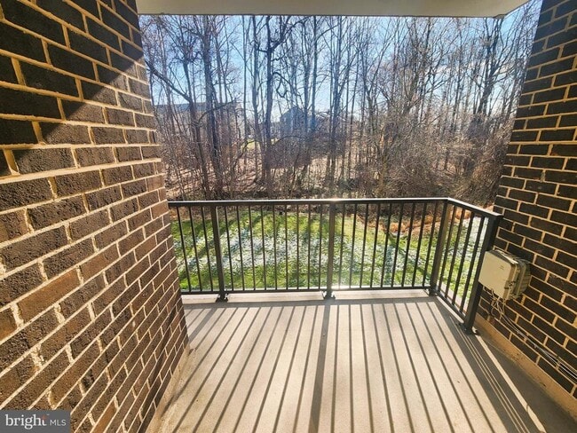 Building Photo - 10244 Prince Pl