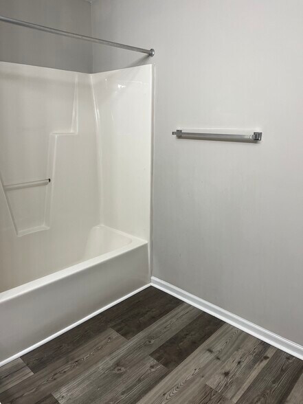 Building Photo - 3716 Cotswold Ave