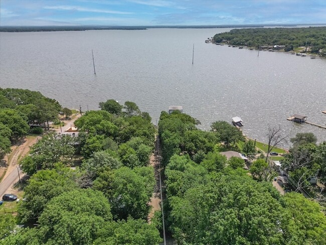 Building Photo - 624 Apache Trail