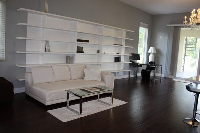 Building Photo - 5862 Homeland Rd