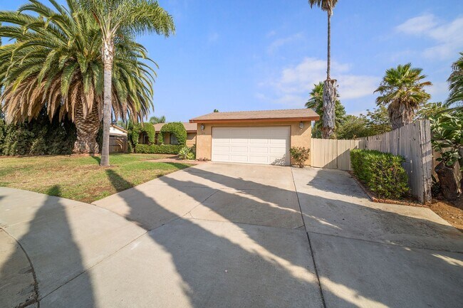Building Photo - Charming 3 bedroom 2 bath in Escondido!