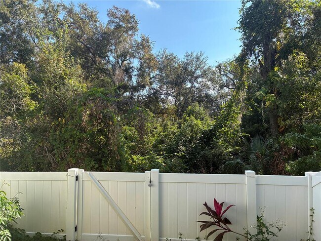 Building Photo - 1110 Sleepy Oak Dr