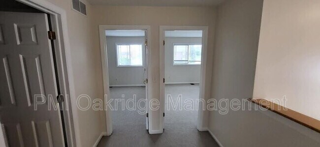 Building Photo - 749 Charlton Ct