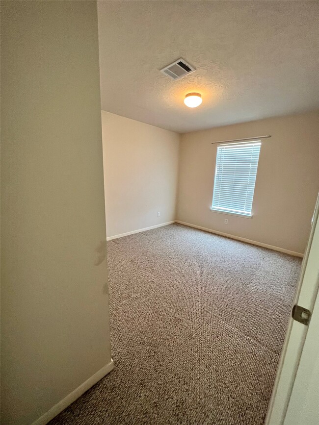 Building Photo - 7535 Park Bend Ln