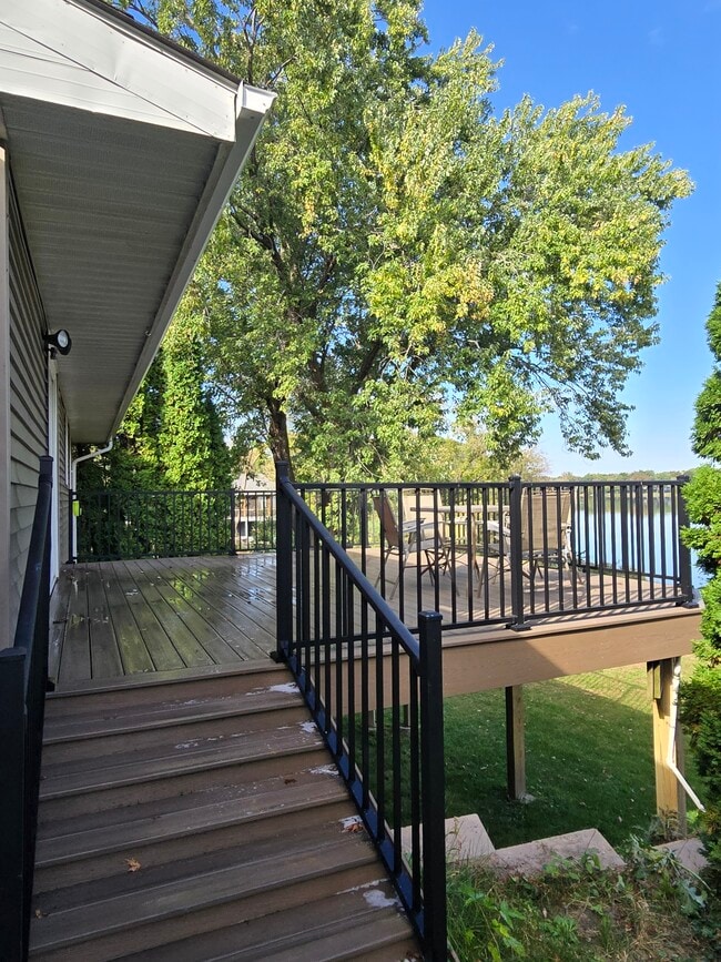Building Photo - 25435 W Comfort Dr
