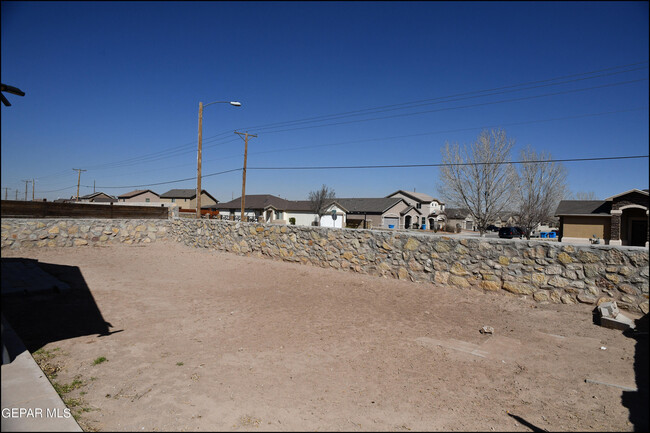 Building Photo - 11473 Flor Gentiana Dr