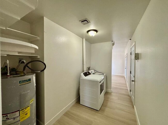 Building Photo - refreshed single-story home