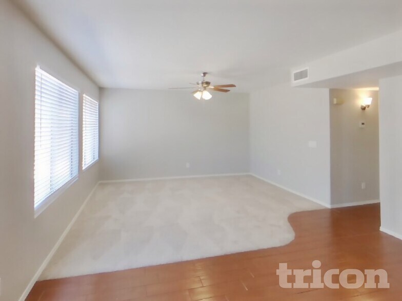 Building Photo - 8566 W Denton Ln