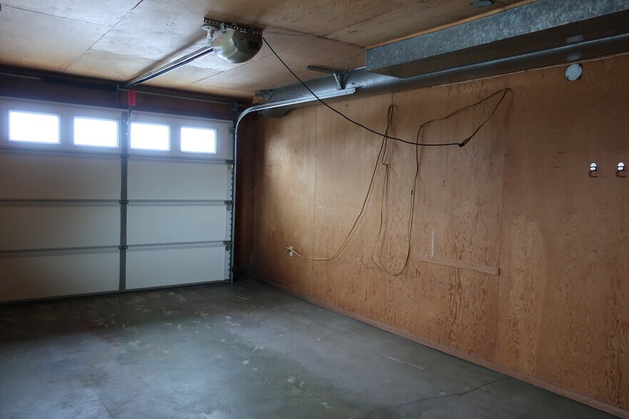 Building Photo - 1312 N Western Ave