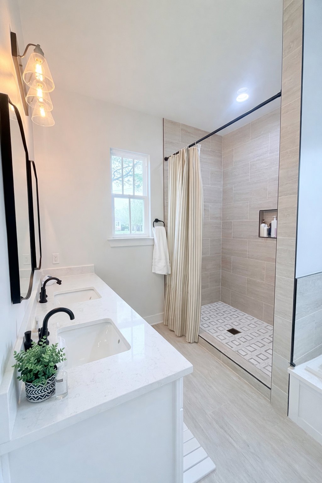 Building Photo - 2240 Caroline St