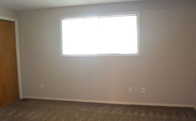 Building Photo - 1105 N Parkway Ave