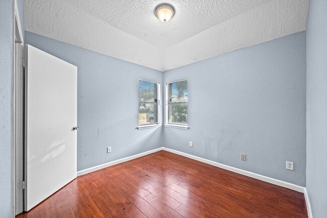 Building Photo - 11059 Landsbury Cir