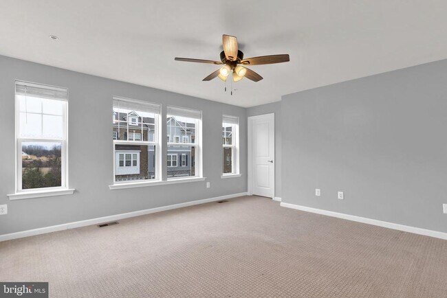 Building Photo - 9713 Glassy Creek Way