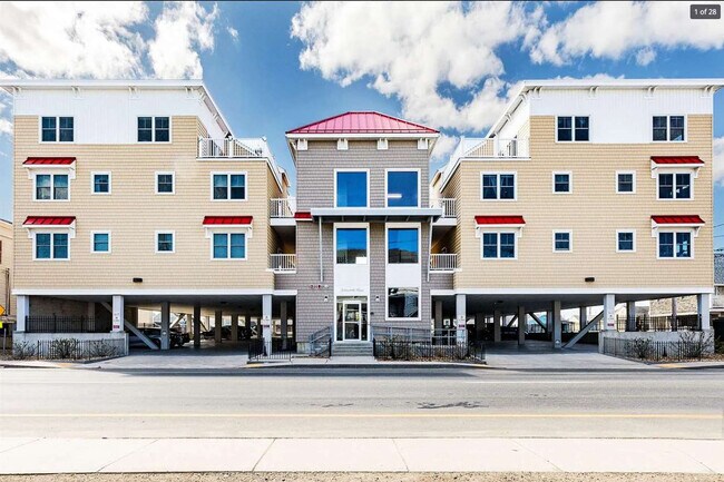 Building Photo - 128 Ashworth Ave