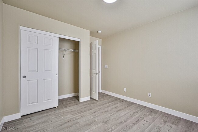Building Photo - 4584 Mission Meadow Cir
