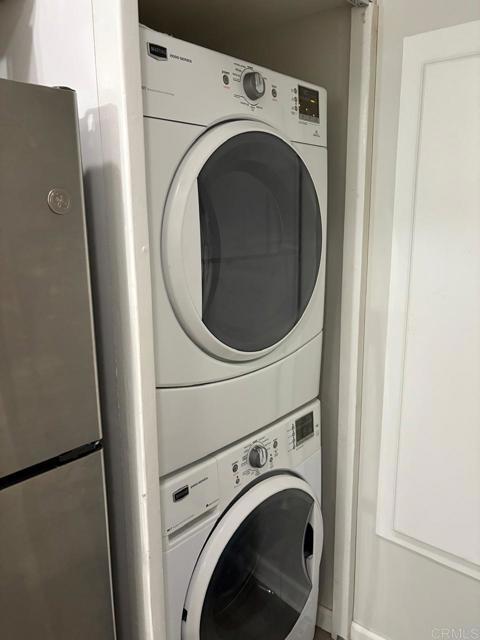 Building Photo - 2055 Lakeridge Cir