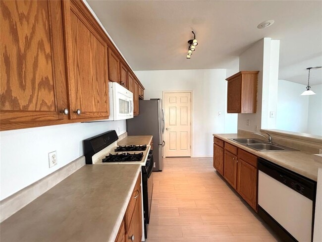 Building Photo - 917 Elderberry Tea Cove