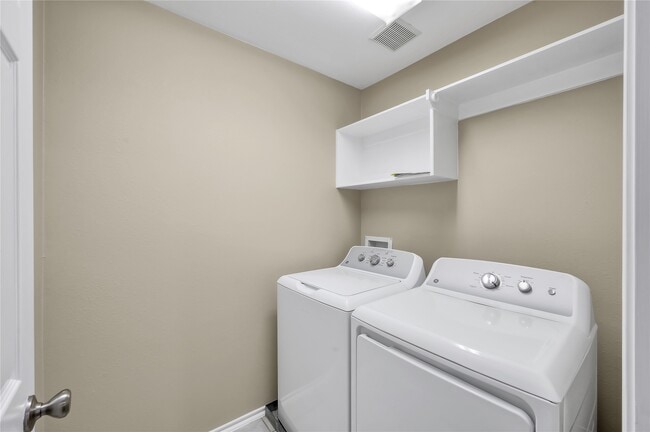 Building Photo - 19 Peach Ridge Pl