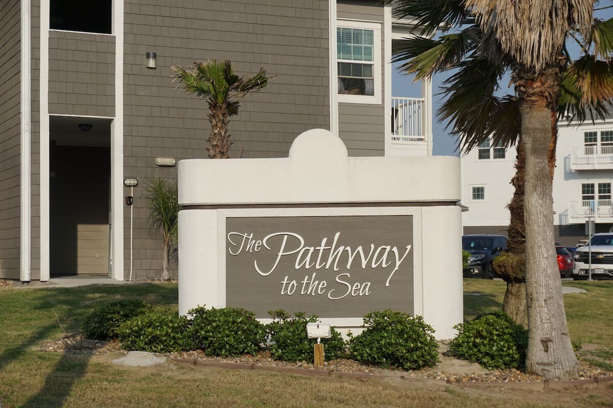 Building Photo - 14802 Whitecap Blvd