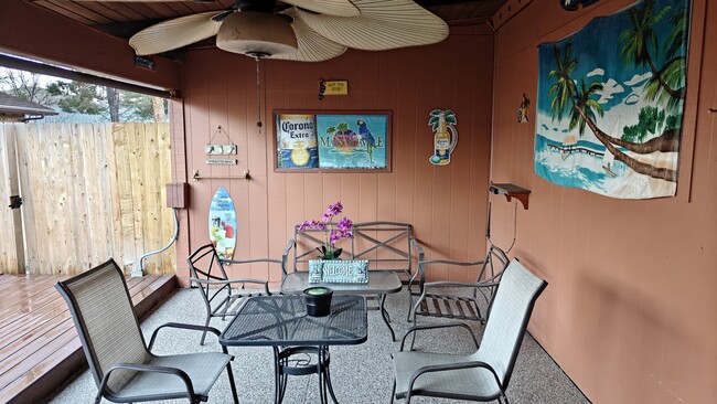 Building Photo - 1521 E Robinson St