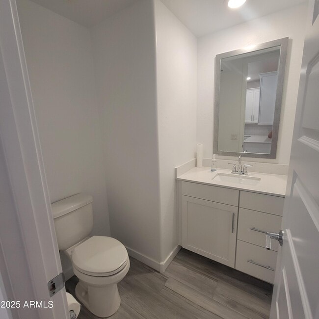 Building Photo - 4077 S Sabrina Dr