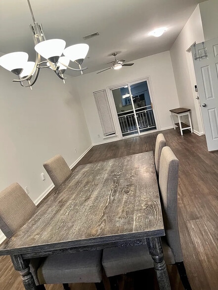 Building Photo - Room in Condo on Donatello Avenue