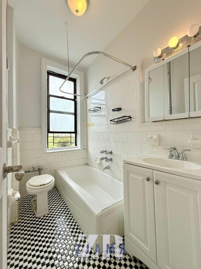 Building Photo - 2 bedroom in BROOKLYN NY 11226