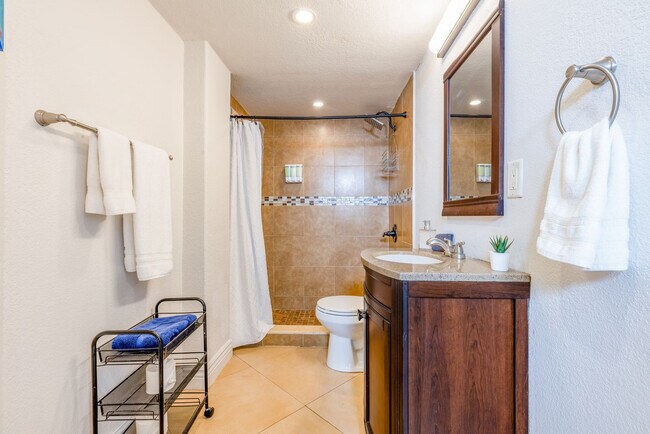 Building Photo - 4040 Galt Ocean Dr