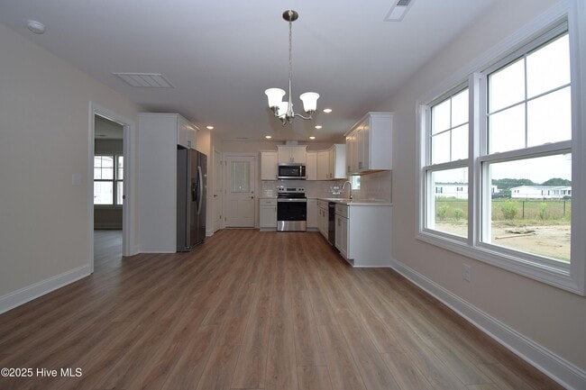 Building Photo - 640 Abigail Taylor Dr