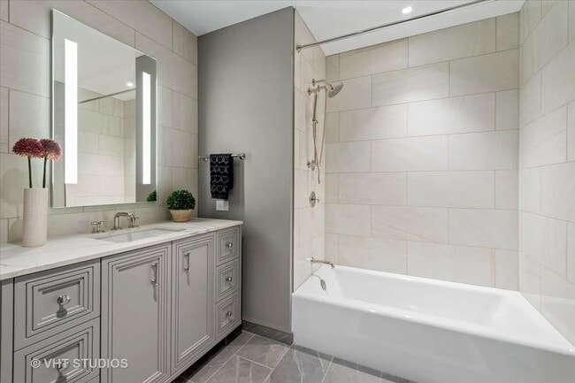 Building Photo - 435 N Michigan Ave