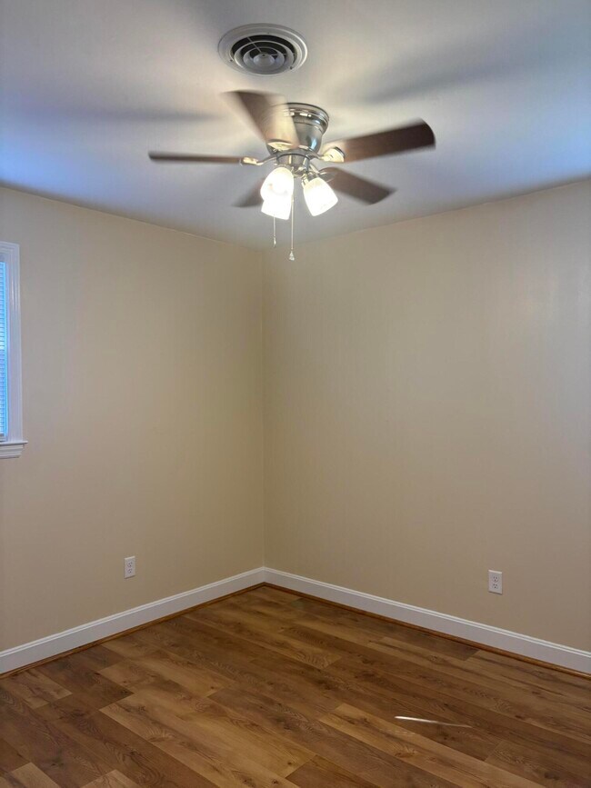 Building Photo - 855 Whatley St