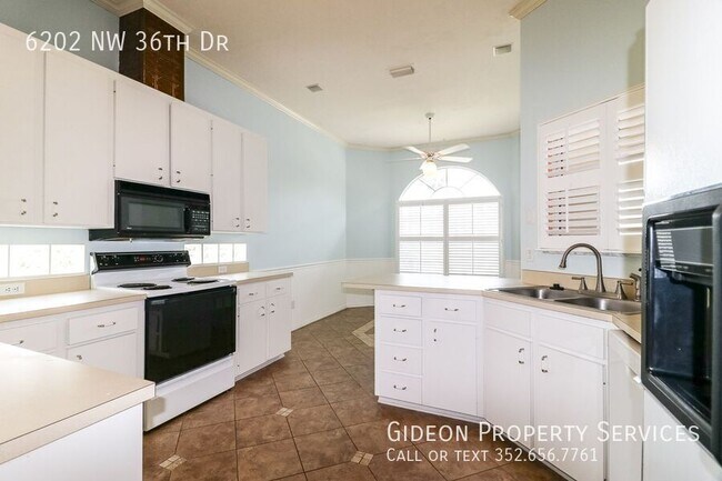 Building Photo - 6202 NW 36th Dr
