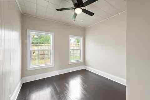 Building Photo - 1505 Woodlawn Ave