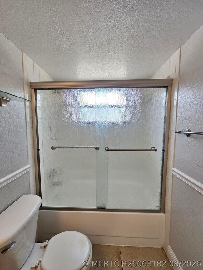 Building Photo - 1453 Lake Crystal Dr