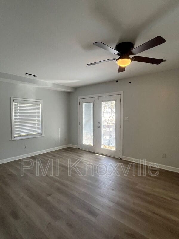 Building Photo - 489 W Outer Dr