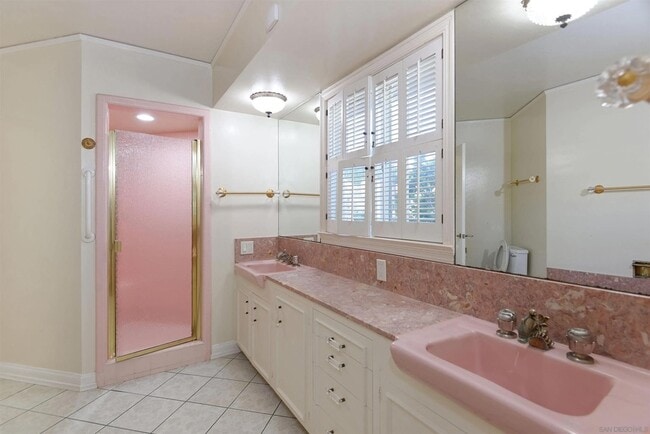 Building Photo - 3125 Qualtrough St