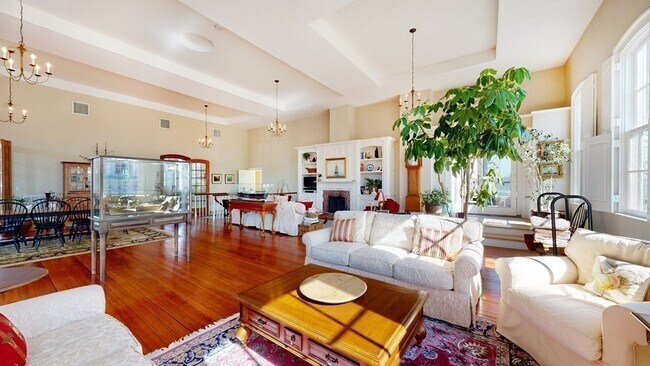 Building Photo - 39 State St