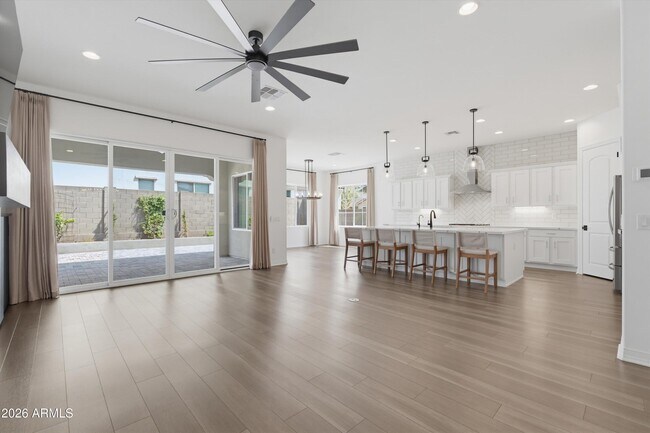 Building Photo - 2024 W Andalusian Trail