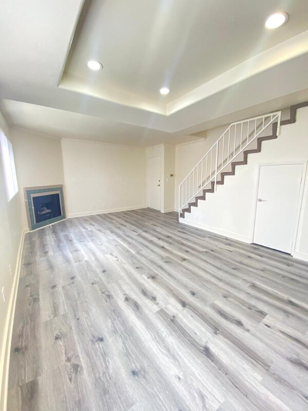 Building Photo - 13012 Riverside Dr