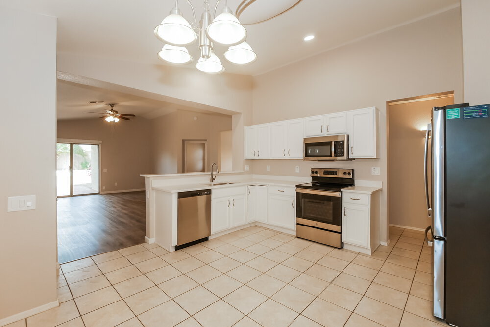 Building Photo - 3424 E Wahalla Ln