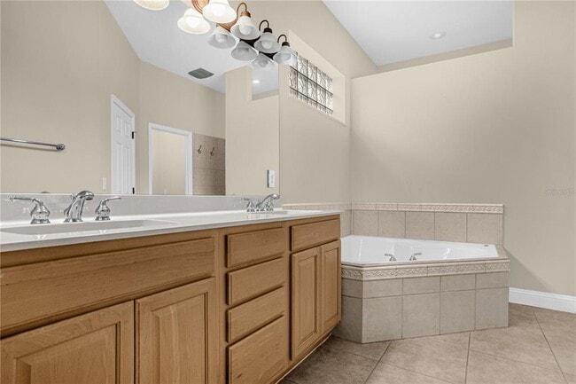 Building Photo - 10674 Woodchase Cir