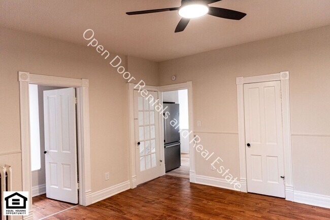 Building Photo - 846 Columbia Ave
