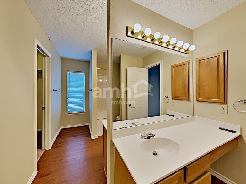 Building Photo - 18027 Redriver Song