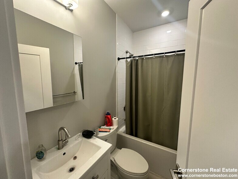 Building Photo - 1621 Tremont St