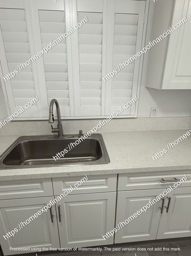 Building Photo - Nice House For Rent