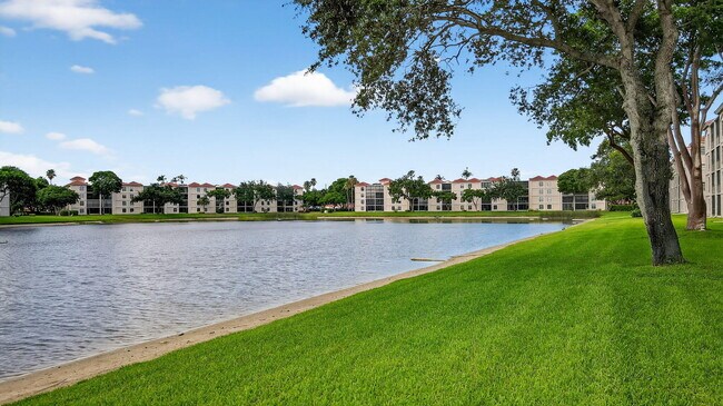 Building Photo - 6193 Pointe Regal Cir